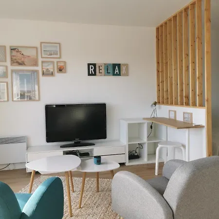 Lumineux Avec Balcon Et Parking 瑟堡