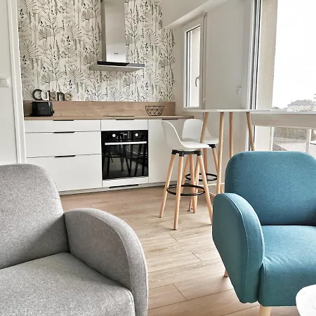 Lumineux Avec Balcon Et Parking Apartmán *